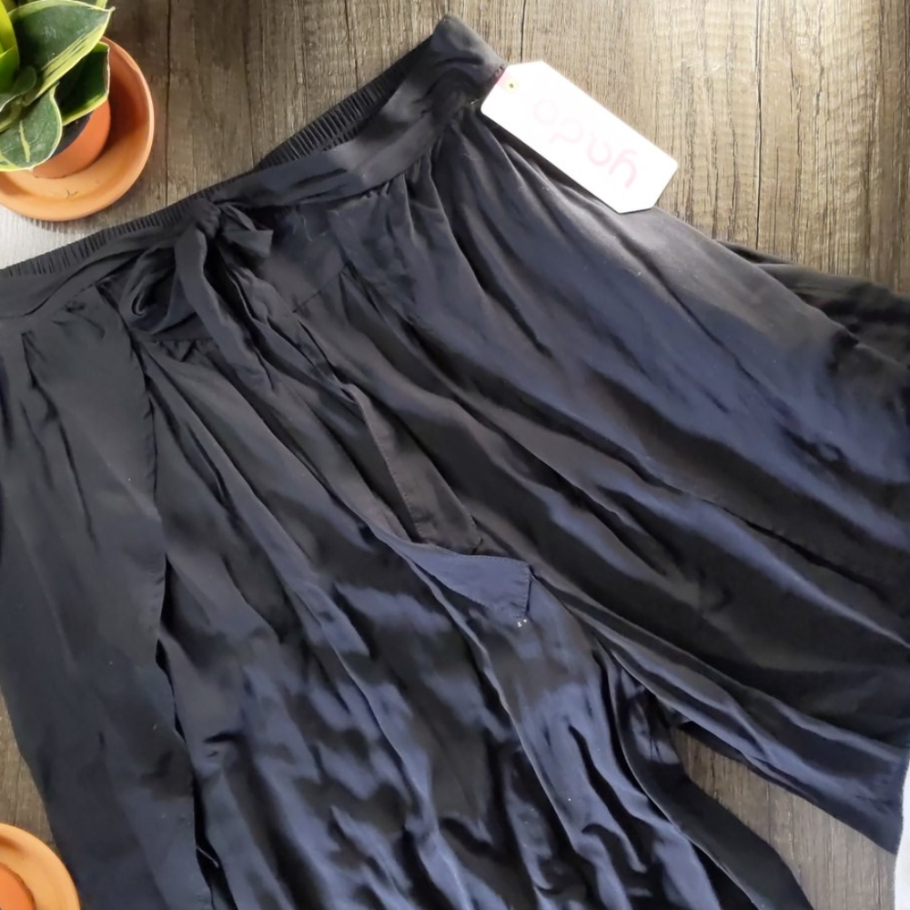 NWT Side-Slit Flowy Wide Leg Open Leg Pants